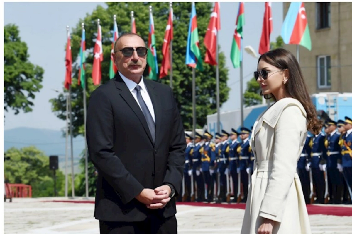 MM Prezident və Birinci xanıma Müstəqilliyin Bərpası Günü münasibətilə təbrik məktubu ünvanlayıb