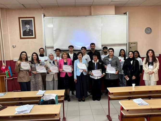 Qarsda turk dunyasinin elmi birliyini guclendiren beynelxalq simpozium kecirildi — FOTOLAR