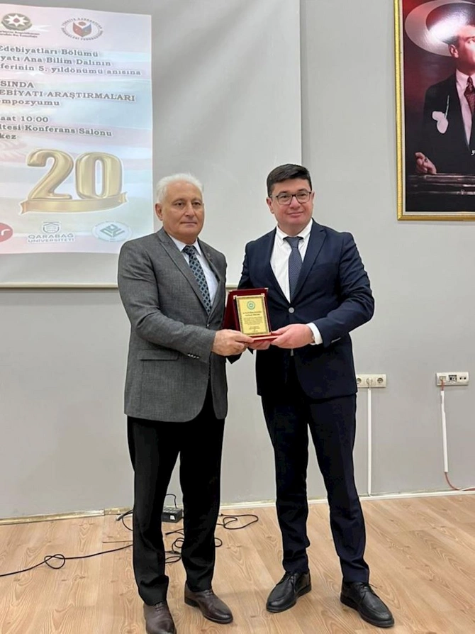 Qarsda turk dunyasinin elmi birliyini guclendiren beynelxalq simpozium kecirildi — FOTOLAR