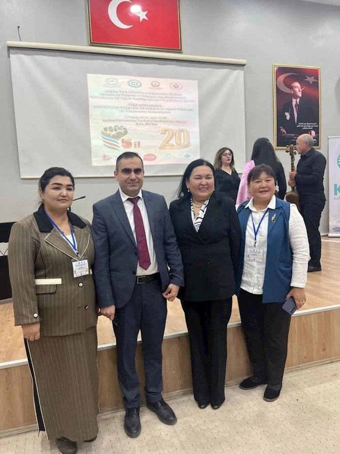 Qarsda turk dunyasinin elmi birliyini guclendiren beynelxalq simpozium kecirildi — FOTOLAR