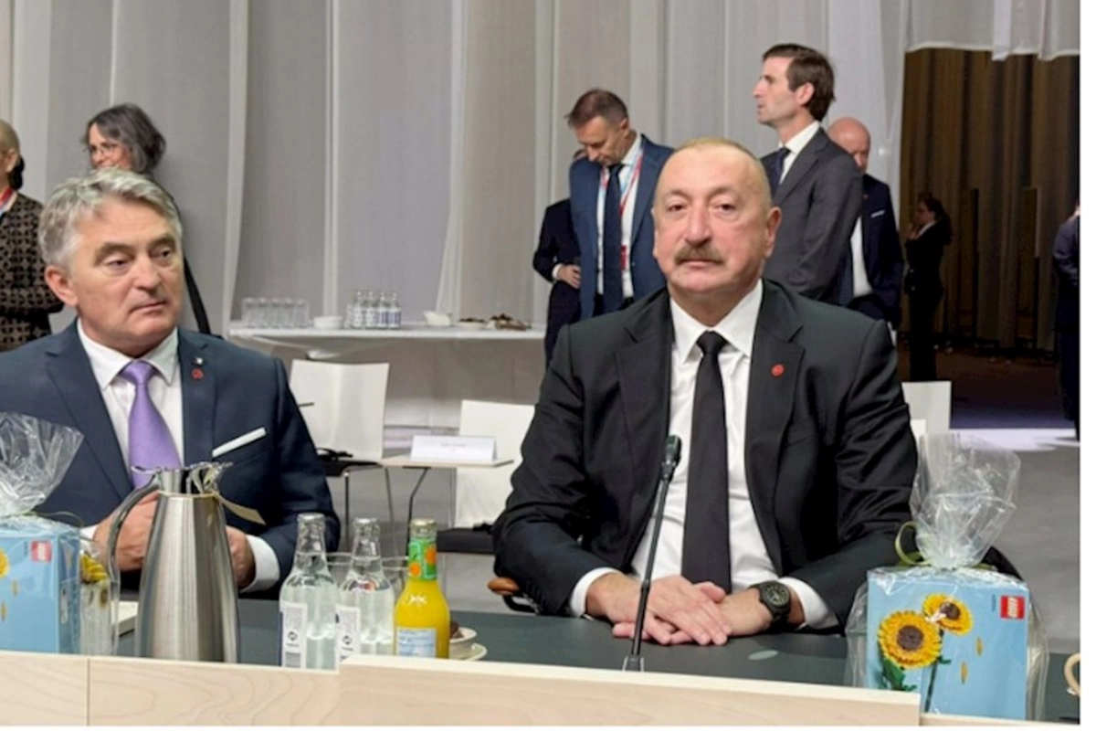 İlham Əliyev Avropa Siyasi Birliyinin 7-ci Zirvə toplantısının açılış plenar sessiyasında iştirak edib — FOTOLAR (YENİLƏNİB)