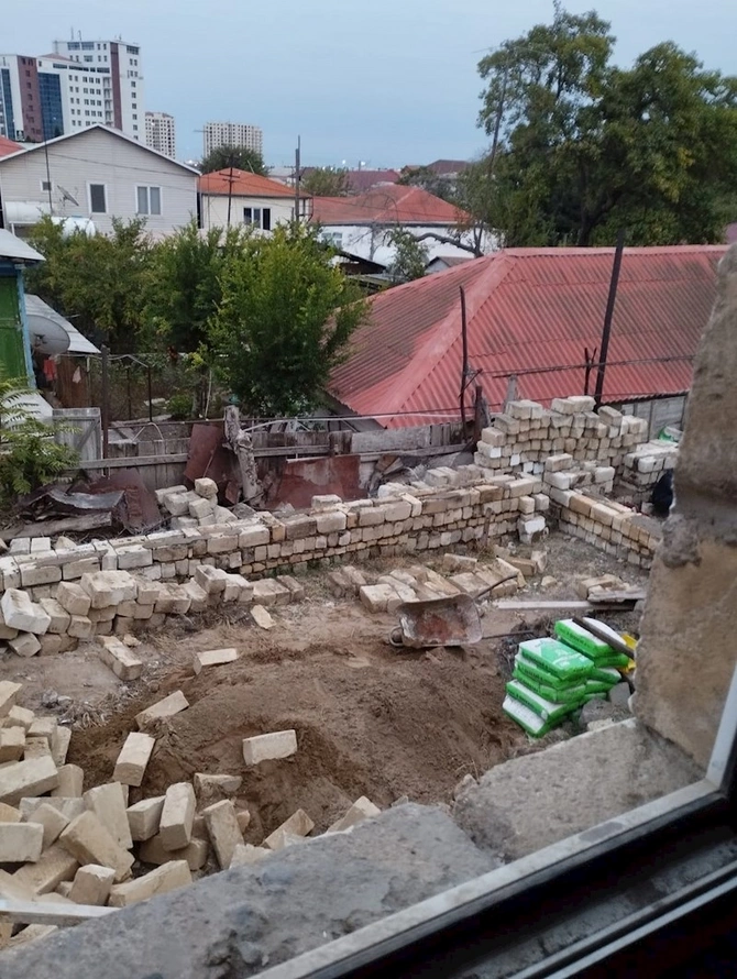 Səbaildə qanunsuz tikinti…— İcra “təcili tik” əmri verdi (FOTOLAR) Səbaildə qanunsuz tikinti…— İcra “təcili tik” əmri verdi (FOTOLAR)