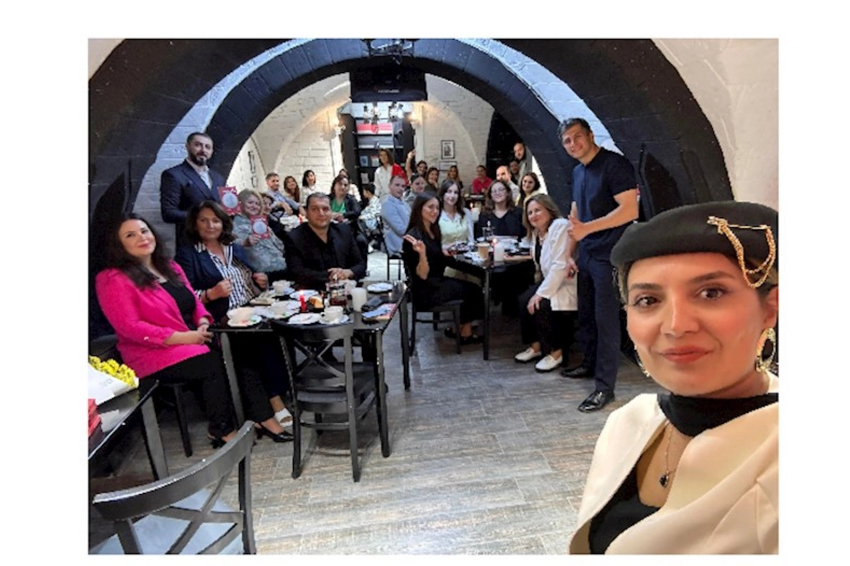 Fidan Əliheydərin yeni kitabı “Dəyişmə!” təqdim olundu — FOTOLAR