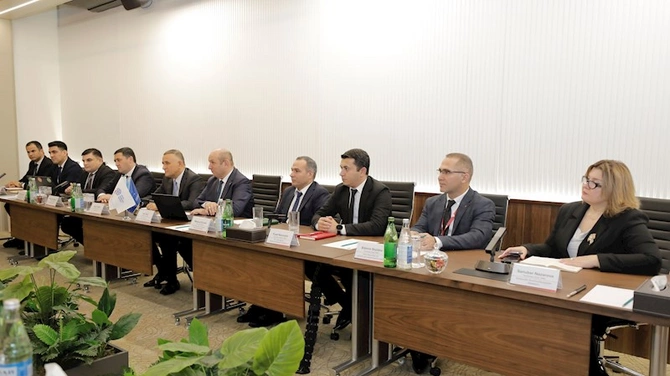 Dövlət Məşğulluq Agentliyinin nümayəndə heyəti Veysəloğlu Şirkətlər Qrupunda oldu — FOTOLAR