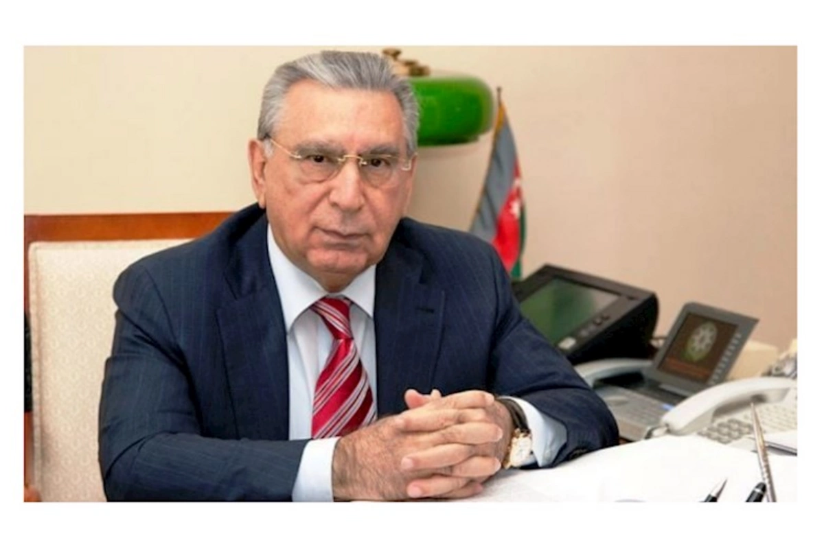 Mehdiyevin yanında o qalır, bazarlığı da mən edirəm...