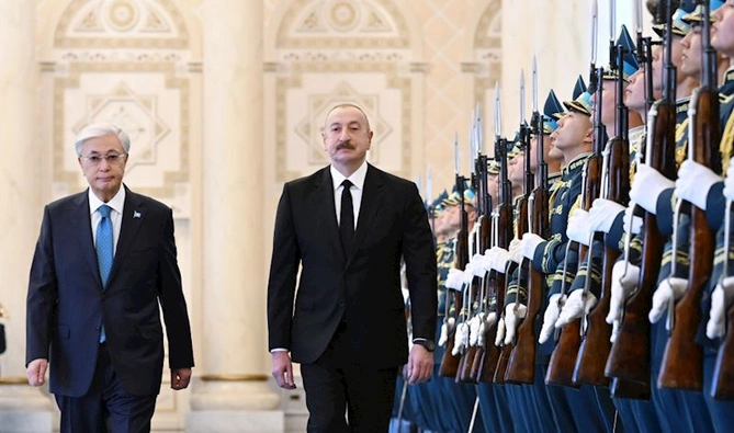 Azərbaycan Prezidentinin Astanada rəsmi qarşılanma mərasimi keçirilib — FOTOLAR (YENİLƏNİB) Azərbaycan Prezidentinin Astanada rəsmi qarşılanma mərasimi keçirilib — FOTOLAR (YENİLƏNİB)
