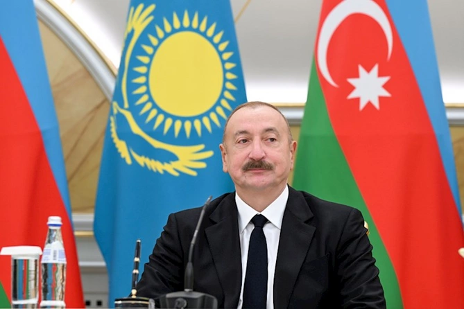 Prezidentlər mətbuata bəyanatlarla çıxış etdi — FOTOLAR Prezidentlər mətbuata bəyanatlarla çıxış etdi — FOTOLAR