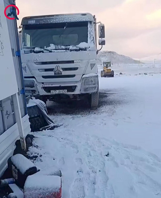 Laçına qar yağır — FOTOLAR