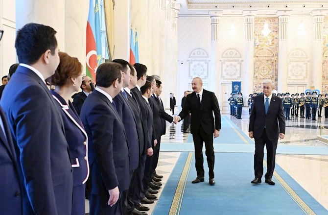 Azərbaycan Prezidentinin Astanada rəsmi qarşılanma mərasimi keçirilib — FOTOLAR (YENİLƏNİB) Azərbaycan Prezidentinin Astanada rəsmi qarşılanma mərasimi keçirilib — FOTOLAR (YENİLƏNİB)