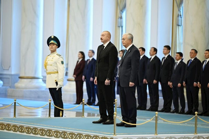 Azərbaycan Prezidentinin Astanada rəsmi qarşılanma mərasimi keçirilib — FOTOLAR (YENİLƏNİB) Azərbaycan Prezidentinin Astanada rəsmi qarşılanma mərasimi keçirilib — FOTOLAR (YENİLƏNİB)