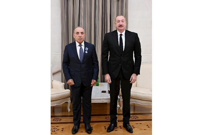 Prezident Yaqub Eyyubova “İstiqlal” ordenini təqdim etdi — FOTOLAR