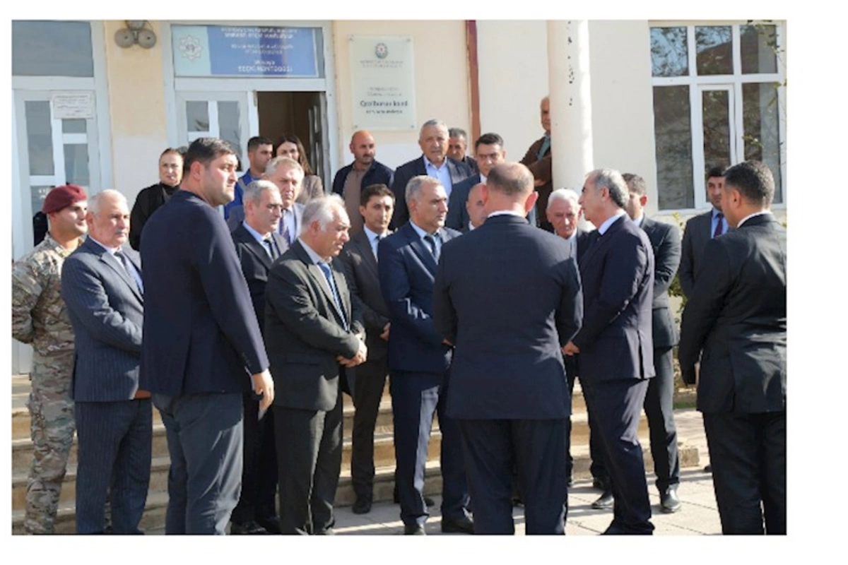 Hacıqabulun Qızılburun kəndində səyyar qəbul-görüş keçirildi — FOTOLAR