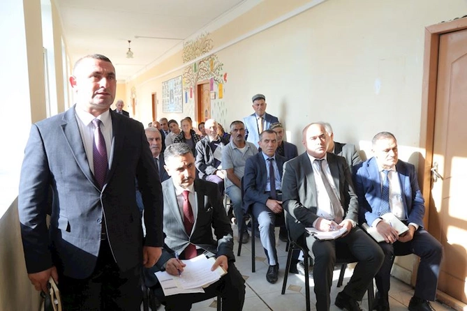 Hacıqabulun Qızılburun kəndində səyyar qəbul-görüş keçirildi — FOTOLAR