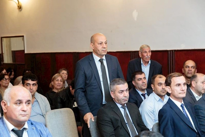 İcra başçısı Mədəniyyət Mərkəzində səyyar qəbul keçirdi — FOTOLAR İcra başçısı Mədəniyyət Mərkəzində səyyar qəbul keçirdi — FOTOLAR