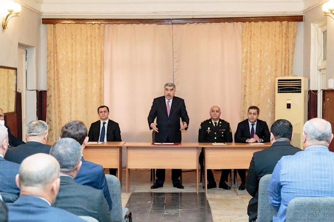 İcra başçısı Mədəniyyət Mərkəzində səyyar qəbul keçirdi — FOTOLAR İcra başçısı Mədəniyyət Mərkəzində səyyar qəbul keçirdi — FOTOLAR
