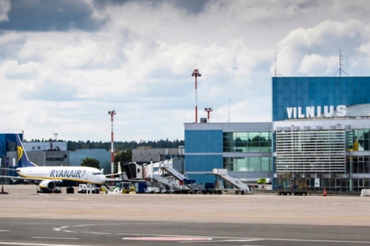 Vilnüs aeroportu fəaliyyətini bərpa etdi