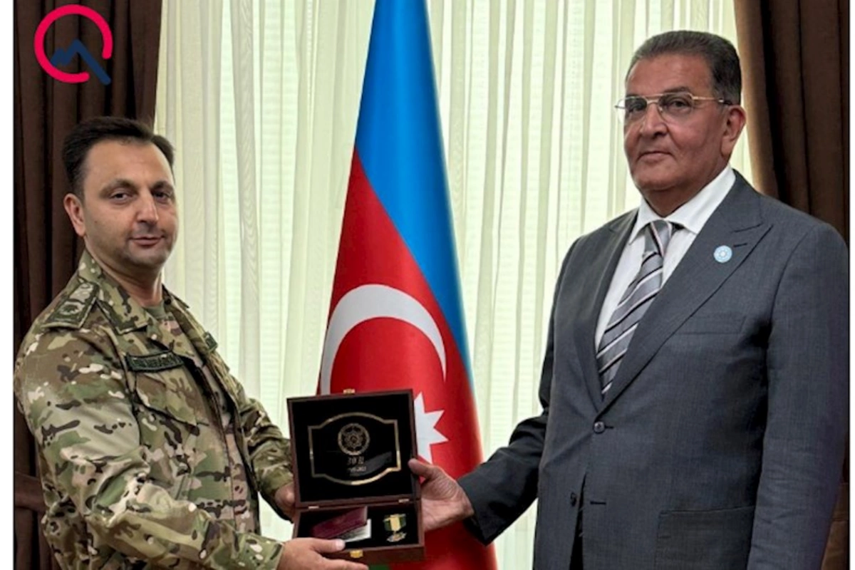 3 gün əvvəl işdən çıxarılan general Saleh Səmədova medal veribmiş — FOTO