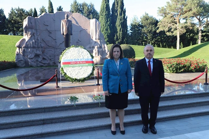 Hakan Fidanın müavini Bakıya gəldi — FOTOLAR