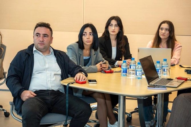 Media nümayəndələri üçün “Süni intellektin mediada tətbiqi” mövzusunda seminarlara başlanılıb — FOTOLAR
