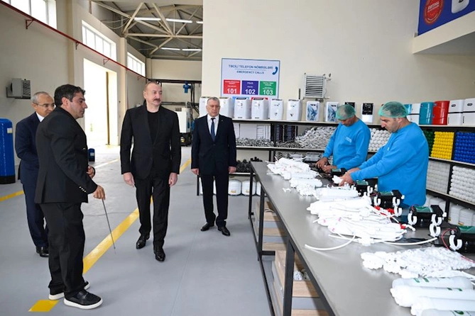 Sabirabadda su filtrlərinin istehsalı müəssisəsinin fəaliyyəti ilə tanışlıq —FOTOLAR