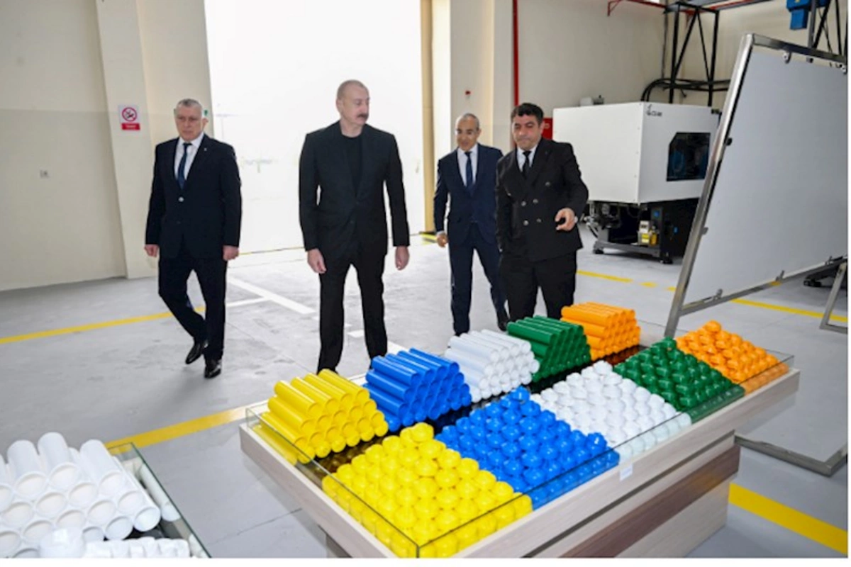 Sabirabadda su filtrlərinin istehsalı müəssisəsinin fəaliyyəti ilə tanışlıq —FOTOLAR