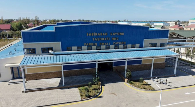 Prezident İlham Əliyev Sabirabadda pambıq emalı zavodunun fəaliyyəti ilə tanış olub — FOTOLAR