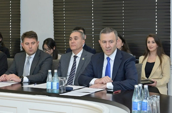 Emin Əmrullayev III Maarifçi tələbə-məzun təcrübə proqramının iştirakçıları ilə görüşdü — FOTOLAR