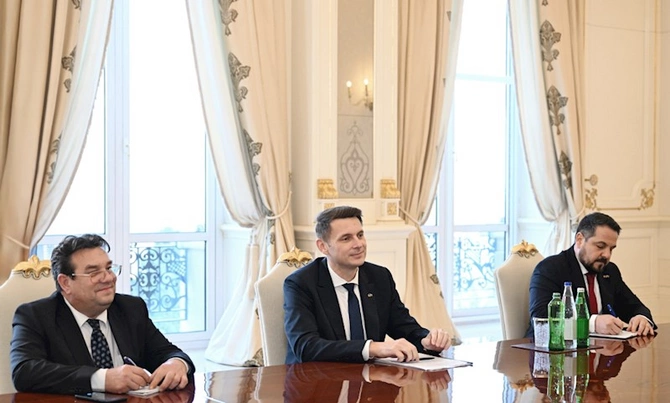 İlham Əliyev Rumıniya Parlamenti Senatının sədrini qəbul etd — FOTOLAR