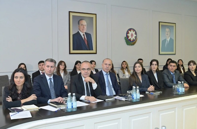 Emin Əmrullayev III Maarifçi tələbə-məzun təcrübə proqramının iştirakçıları ilə görüşdü — FOTOLAR