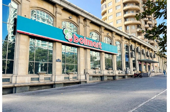 Bolmartın rəhbəri: Mağazalarımız əvvəlki qaydada fəaliyyət göstərir — FOTOLAR
