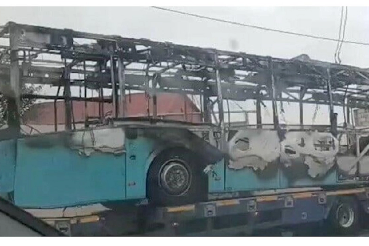 Bakıda sərnişin avtobusu yanaraq kül oldu — VİDEO