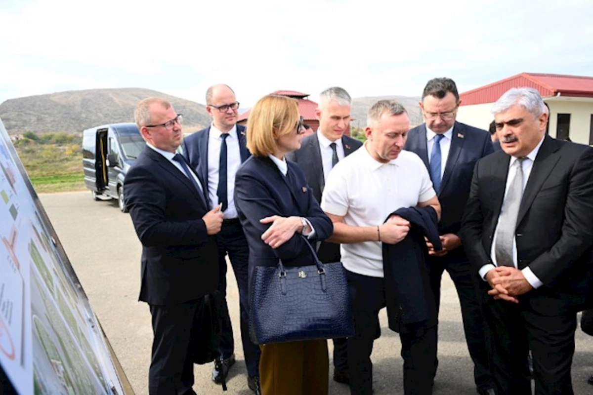 Samir Şərifov belaruslu həmkarı ilə Qızıl Kəngərli kəndində — FOTOLAR