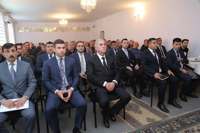 KOBİA rəhbəri Hacıqabulda sahibkarlarla görüşdü — FOTOLAR KOBİA rəhbəri Hacıqabulda sahibkarlarla görüşdü — FOTOLAR