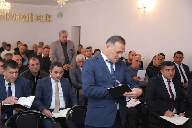 KOBİA rəhbəri Hacıqabulda sahibkarlarla görüşdü — FOTOLAR KOBİA rəhbəri Hacıqabulda sahibkarlarla görüşdü — FOTOLAR