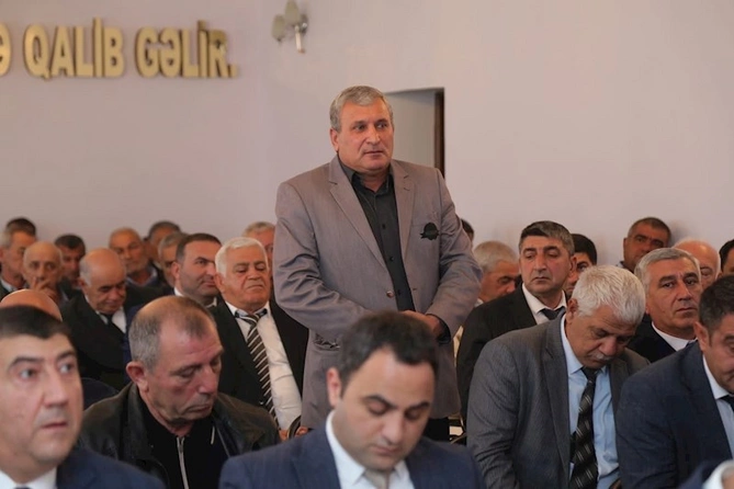 KOBİA rəhbəri Hacıqabulda sahibkarlarla görüşdü — FOTOLAR KOBİA rəhbəri Hacıqabulda sahibkarlarla görüşdü — FOTOLAR