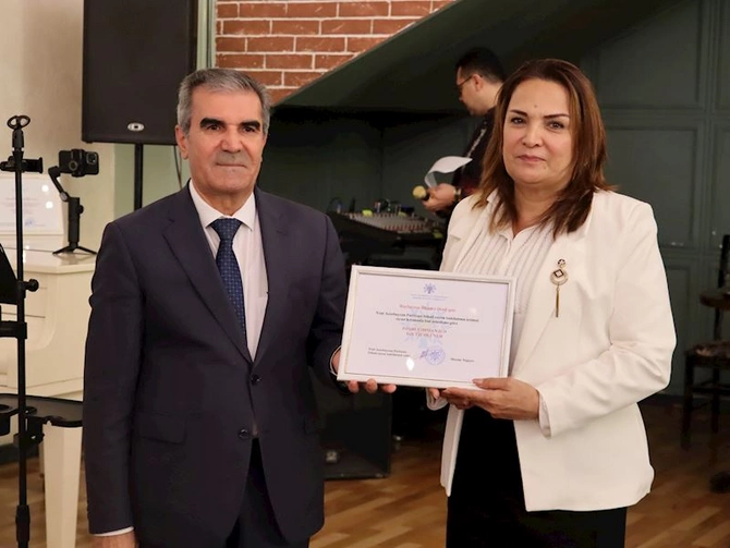 YAP-ın Səbail rayon təşkilatı Müəllimlər Günü ilə bağlı tədbir keçirdi — FOTOLAR