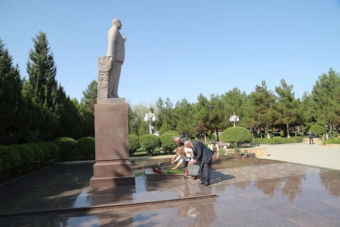 Hacıqabulda “05 oktyabr - Beynəlxalq Müəllimlər Günü” münasibətilə tədbir keçirildi — FOTOLAR
