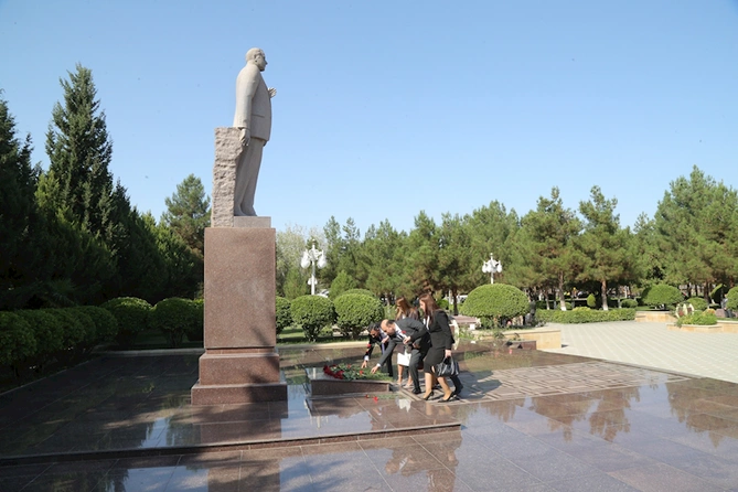 Hacıqabulda “05 oktyabr - Beynəlxalq Müəllimlər Günü” münasibətilə tədbir keçirildi — FOTOLAR