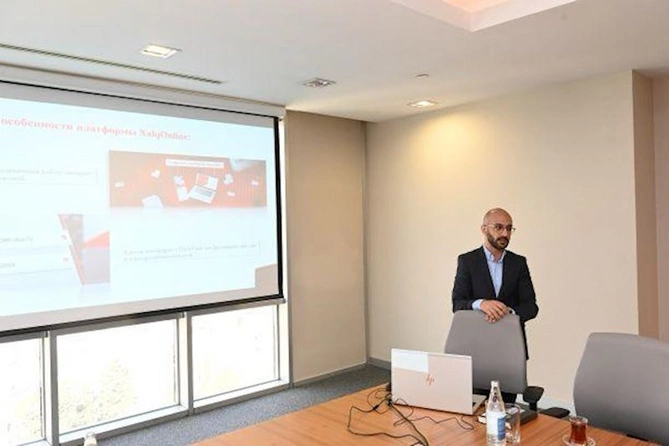 Xalq Bank Eurasian Bank və Uzpromstroybank nümayəndə heyətlərini qəbul edib