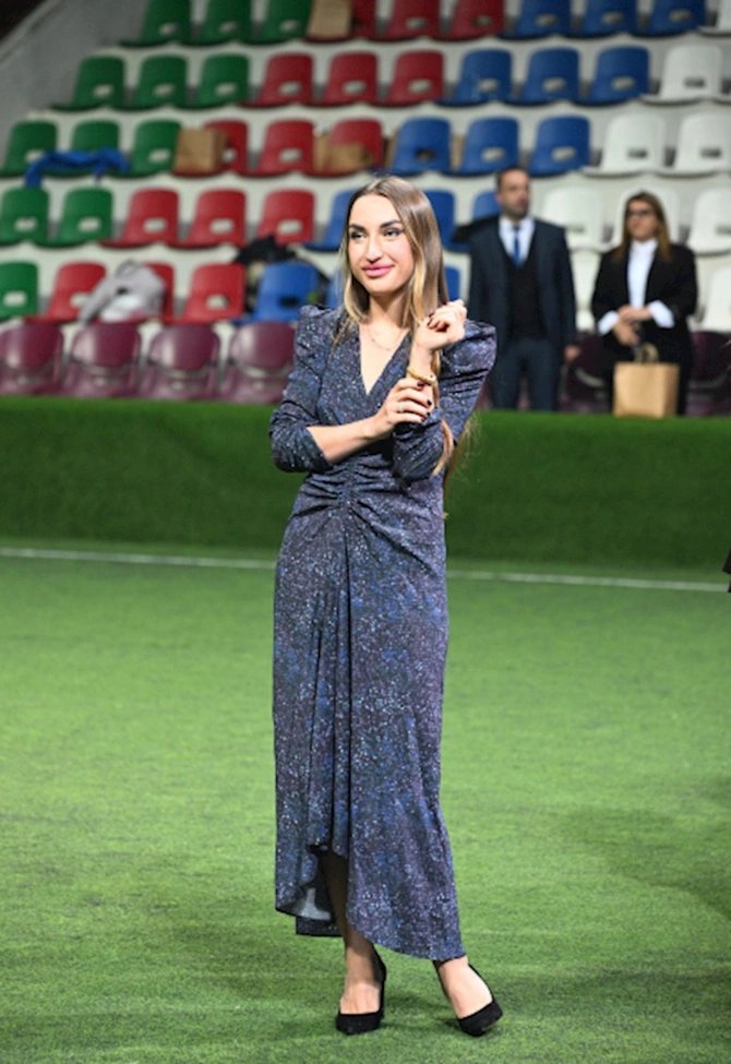 Prezidentin qızları və gəlini minifutbol turnirini izlədi — FOTOLAR