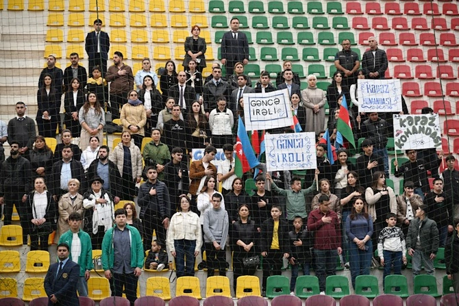 Prezidentin qızları və gəlini minifutbol turnirini izlədi — FOTOLAR