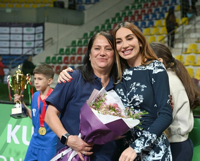 Prezidentin qızları və gəlini minifutbol turnirini izlədi — FOTOLAR