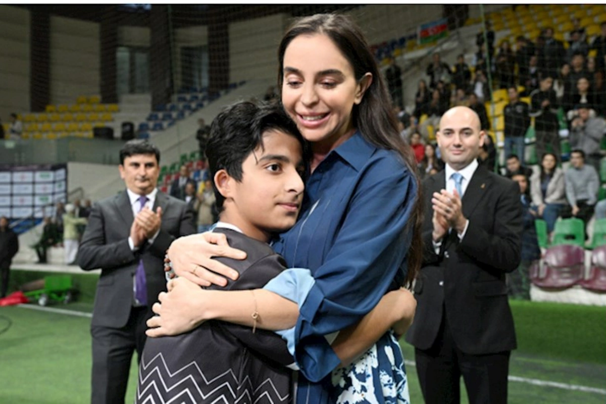 Prezidentin qızları və gəlini minifutbol turnirini izlədi — FOTOLAR