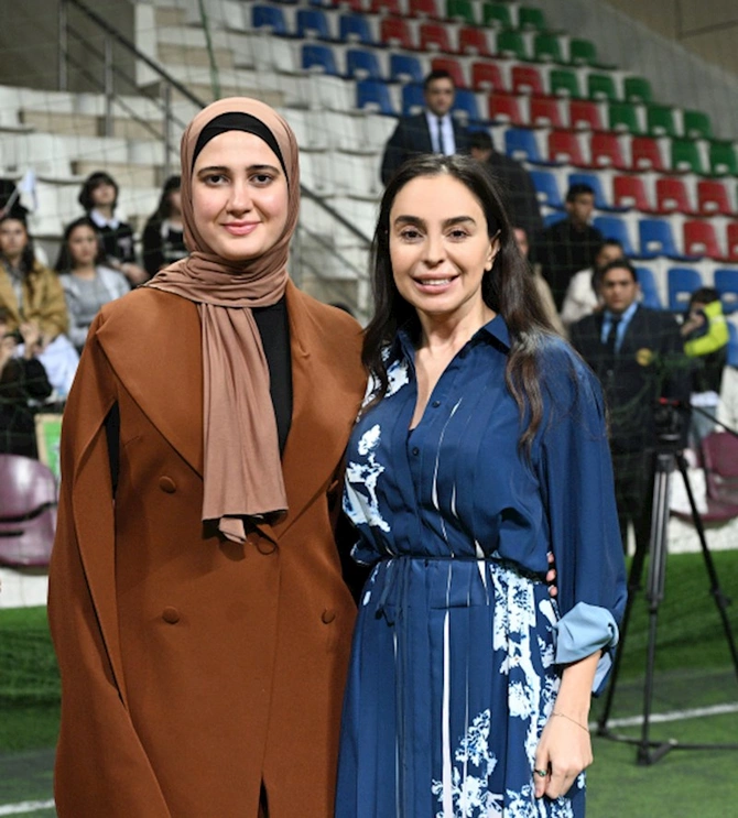 Prezidentin qızları və gəlini minifutbol turnirini izlədi — FOTOLAR