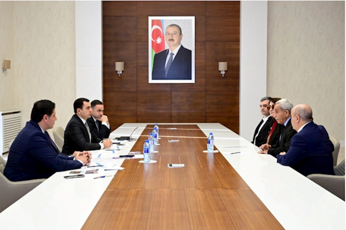 Adil Kərimli Xızı şəhərində vətəndaşları qəbul etdi — FOTOLAR