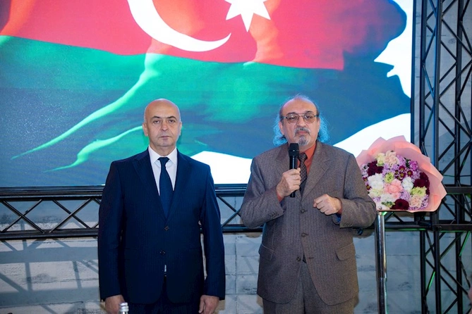 “Elmi Araşdırmalar” İctimai Birliyi unikal kitabın təqdimatını keçirdi — FOTOLAR “Elmi Araşdırmalar” İctimai Birliyi unikal kitabın təqdimatını keçirdi — FOTOLAR