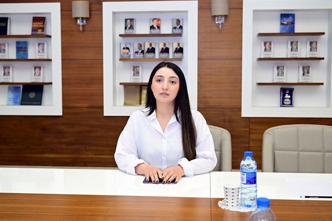 Adil Kərimli Xızı şəhərində vətəndaşları qəbul etdi — FOTOLAR Adil Kərimli Xızı şəhərində vətəndaşları qəbul etdi — FOTOLAR