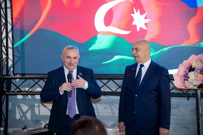 “Elmi Araşdırmalar” İctimai Birliyi unikal kitabın təqdimatını keçirdi — FOTOLAR “Elmi Araşdırmalar” İctimai Birliyi unikal kitabın təqdimatını keçirdi — FOTOLAR
