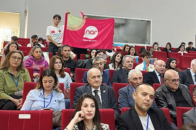 “Nar” Azərbaycan dilinə həsr olunmuş beynəlxalq simpoziuma dəstək olub — FOTOLAR “Nar” Azərbaycan dilinə həsr olunmuş beynəlxalq simpoziuma dəstək olub — FOTOLAR