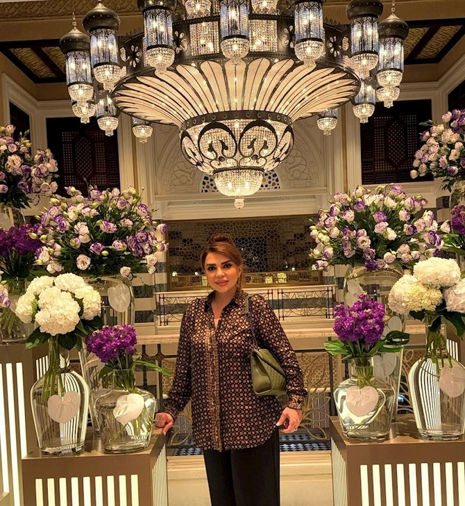 Xalq artisti qızı ilə Dubayda dincəlir — FOTOLAR Xalq artisti qızı ilə Dubayda dincəlir — FOTOLAR